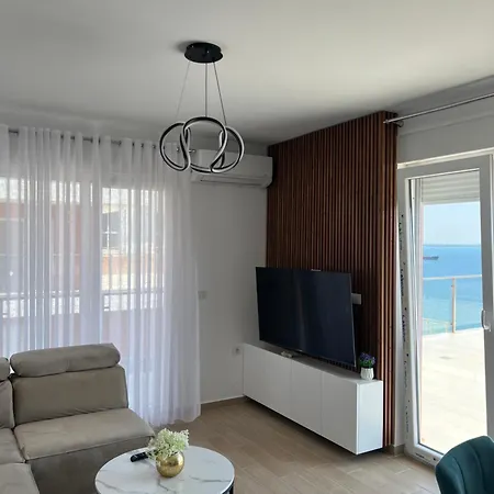Unik Penthouse Rana E Hedhun * Shëngjin
